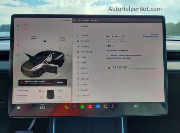 7SAYGDEE7TA468212 2026 TESLA MODEL Silver Սարքավորումների վահանակի տեսք
