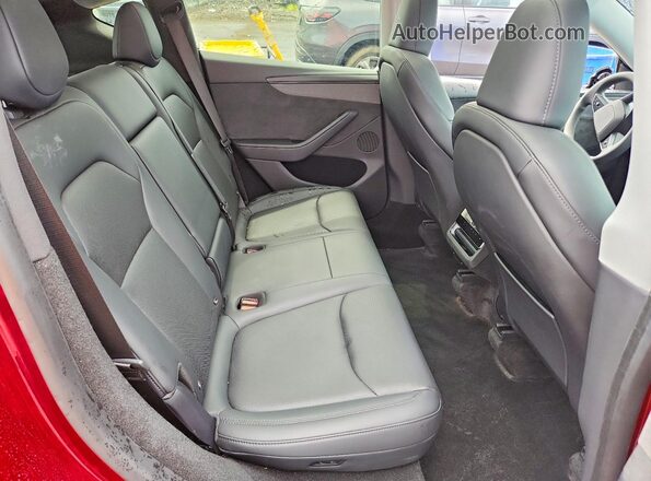 7SAYGDEE7TA476472 2026 TESLA MODEL Red უკანა სავარძლების ხედი