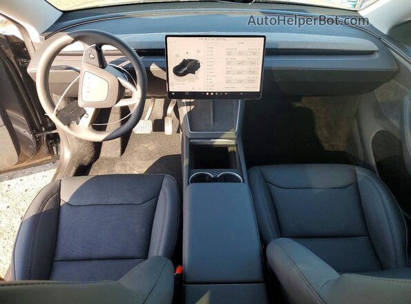 7SAYGDEE7TA625706 2026 TESLA MODEL Gray Vista del salpicadero