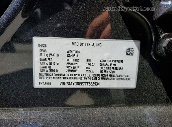 7SAYGDEE7TF632934 2026 TESLA MODEL Угольный Вид наклейки с VIN-кодом