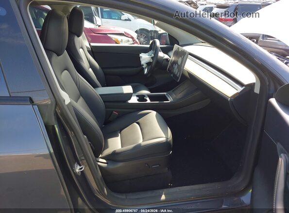 7SAYGDEE8NF354029 2022 TESLA MODEL Y Gray Սալոնի դիմացի տեսք