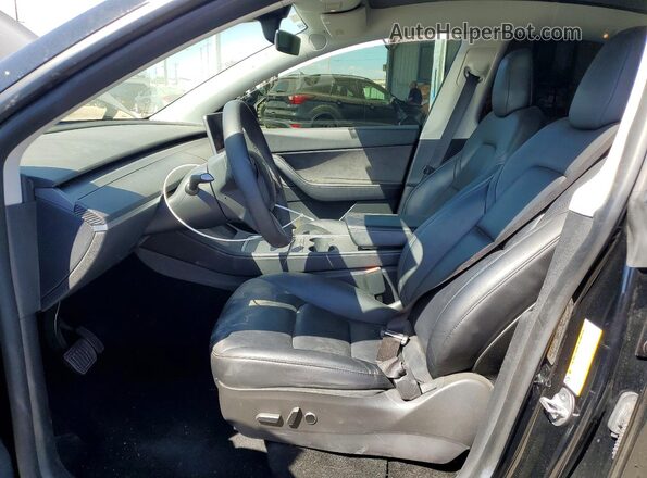 7SAYGDEE8NF410454 2022 TESLA MODEL Черный Вид салона спереди