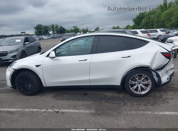 7SAYGDEE8PF593955 2023 TESLA MODEL Y White Вид задньої частини салону
