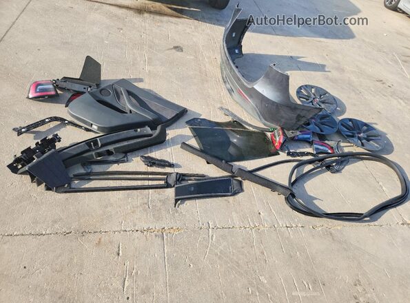 7SAYGDEE8PF868725 2023 TESLA MODEL Gray Widok komory silnika