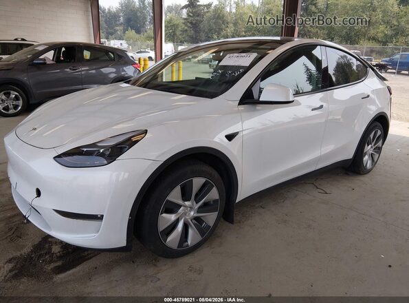 7SAYGDEE8PF886805 2023 TESLA MODEL Y White Vista tres cuartos delantera izquierda