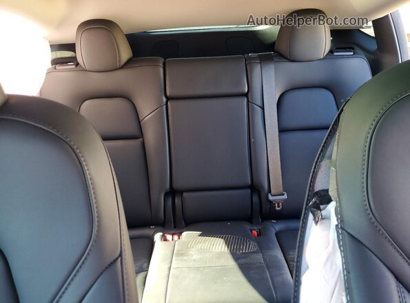 7SAYGDEE8PF928230 2023 TESLA MODEL Red Vista de los asientos traseros