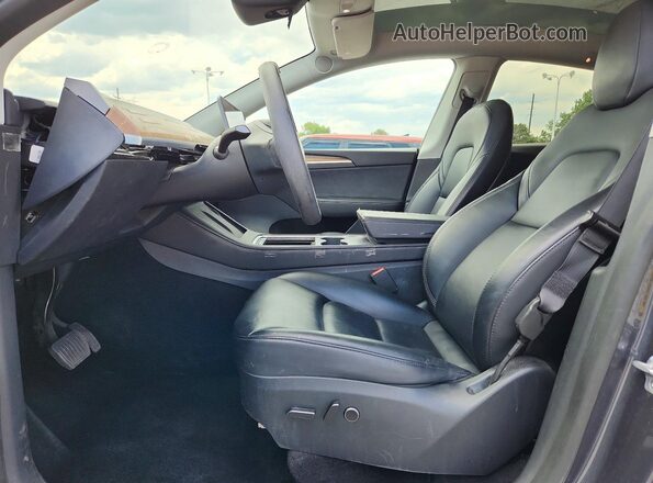 7SAYGDEE8PF935484 2023 TESLA MODEL Gray წინა სალონის ხედი