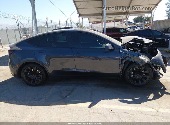 7SAYGDEE8RA237067 2024 TESLA MODEL Y Gray Սալոնի 360 աստիճան տեսք