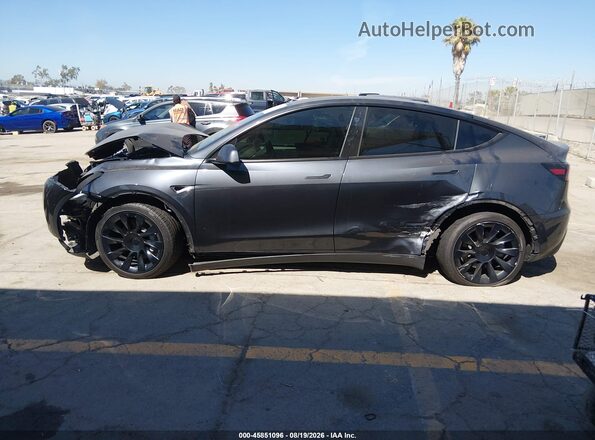 7SAYGDEE8RA237067 2024 TESLA MODEL Y Gray 