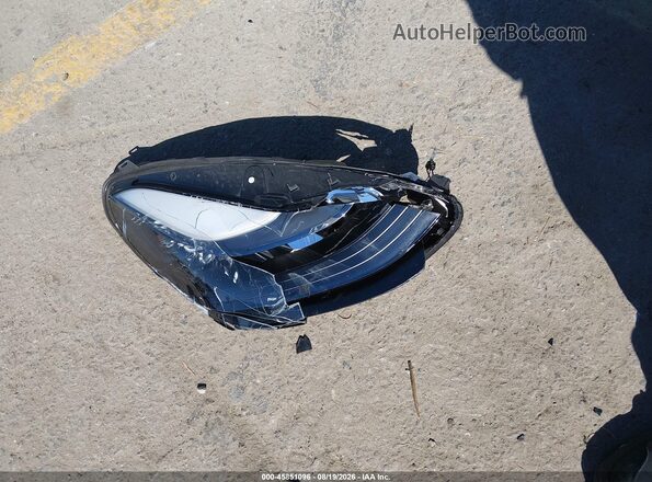 7SAYGDEE8RA237067 2024 TESLA MODEL Y Gray Սարքավորումների վահանակի տեսք