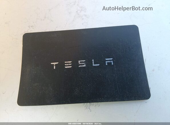 7SAYGDEE8RA237067 2024 TESLA MODEL Y Gray Առջևի վահանակի տեսք