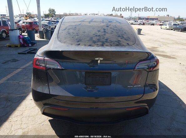7SAYGDEE8RA237067 2024 TESLA MODEL Y Gray 