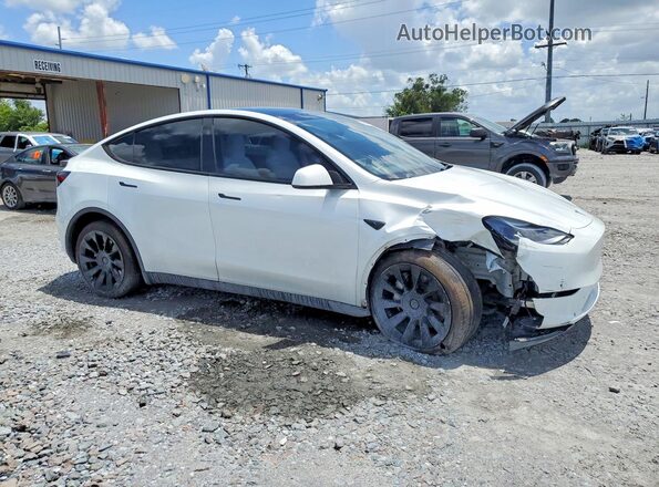 7SAYGDEE8RA240261 2024 TESLA MODEL White Front right