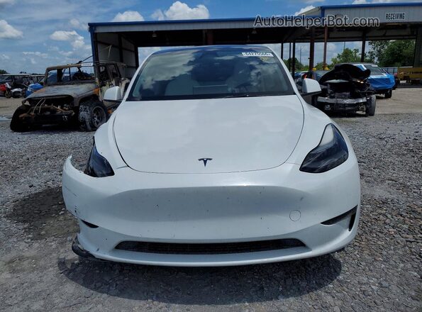 7SAYGDEE8RA240261 2024 TESLA MODEL White Front view