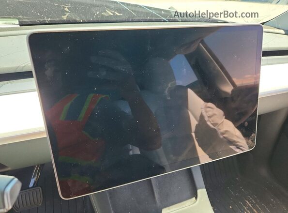 7SAYGDEE8RA301799 2024 TESLA MODEL Silver Вид щитка приладів