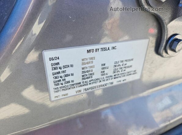 7SAYGDEE8RA301799 2024 TESLA MODEL Silver Вид наклейки з VIN-кодом