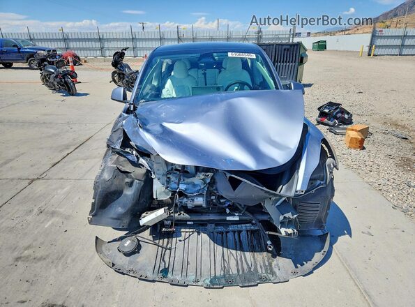 7SAYGDEE8RA301799 2024 TESLA MODEL Silver Вид спереду