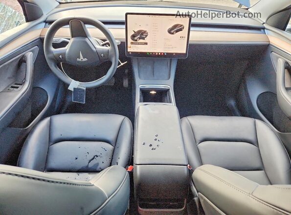 7SAYGDEE8RF988821 2024 TESLA MODEL Charcoal Vista del salpicadero