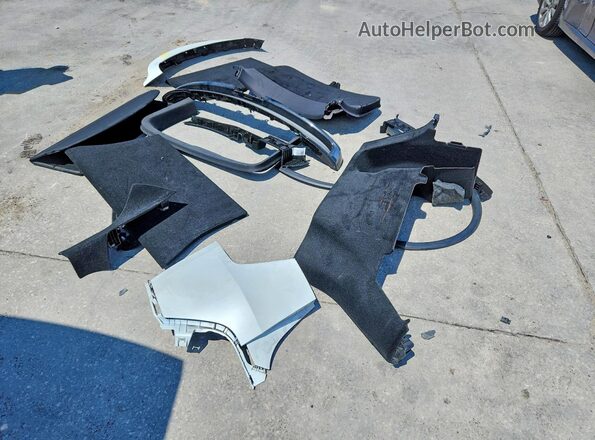7SAYGDEE8TA396999 2026 TESLA MODEL Белый Вид подкапотного пространства