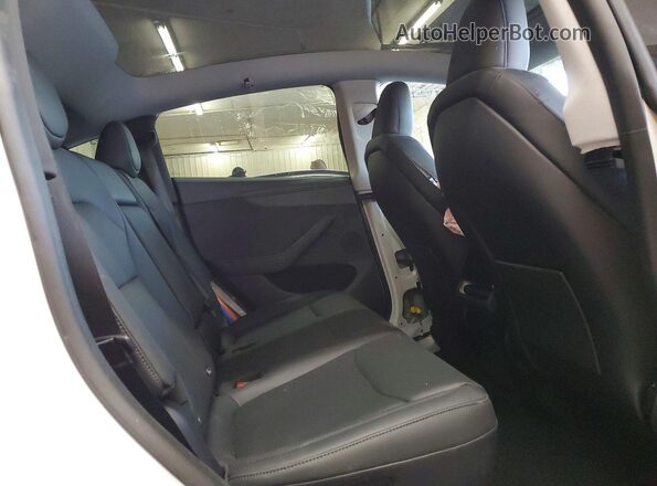 7SAYGDEE8TA500200 2026 TESLA MODEL White Հետևի նստատեղերի տեսք