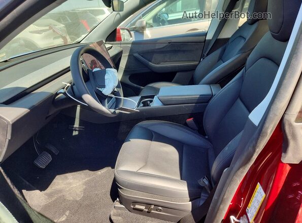7SAYGDEE8TF619349 2026 TESLA MODEL Red Widok wnętrza z przodu