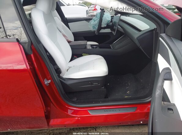7SAYGDEE8TF652318 2026 TESLA MODEL Y Red Front interior view