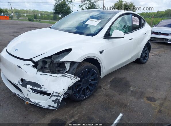 7SAYGDEE9NF535737 2022 TESLA MODEL Y White Առջևի ձախ երեք քառորդ տեսարան
