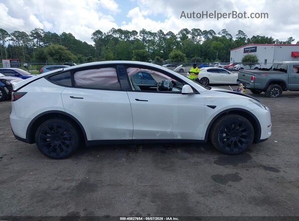 7SAYGDEE9NF535737 2022 TESLA MODEL Y White Սարքավորումների վահանակի տեսք