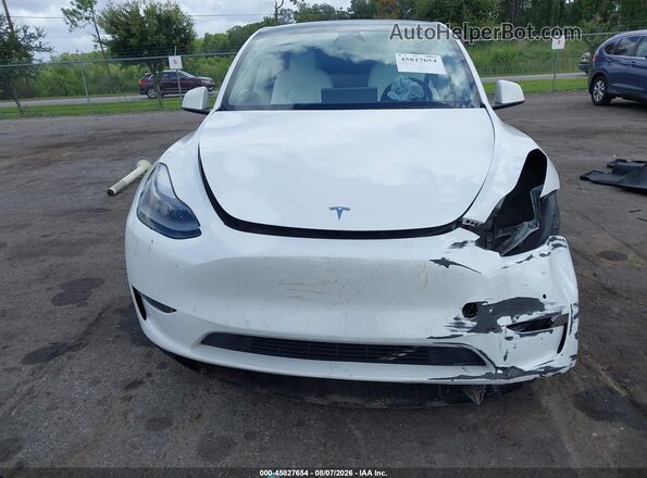 7SAYGDEE9NF535737 2022 TESLA MODEL Y White Առջևի վահանակի տեսք