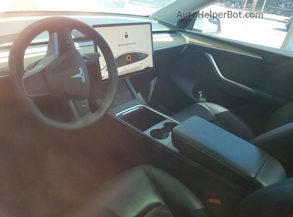 7SAYGDEE9PA023010 2023 TESLA MODEL Белый Вид панели приборов