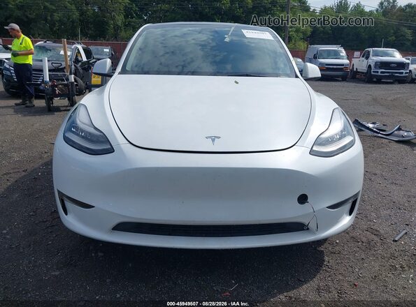 7SAYGDEE9PA088911 2023 TESLA MODEL Y White Widok zestawu wskaźników