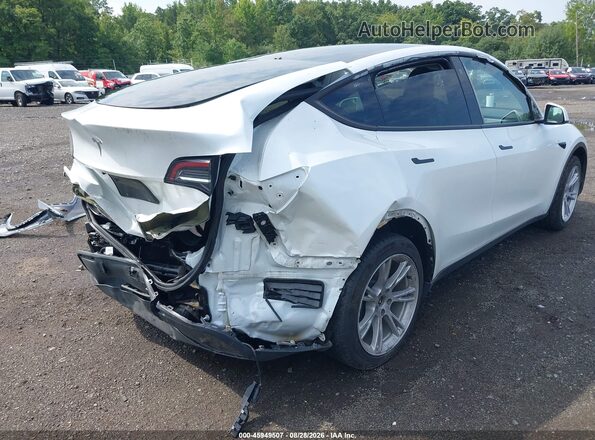7SAYGDEE9PA088911 2023 TESLA MODEL Y White Widok z przodu