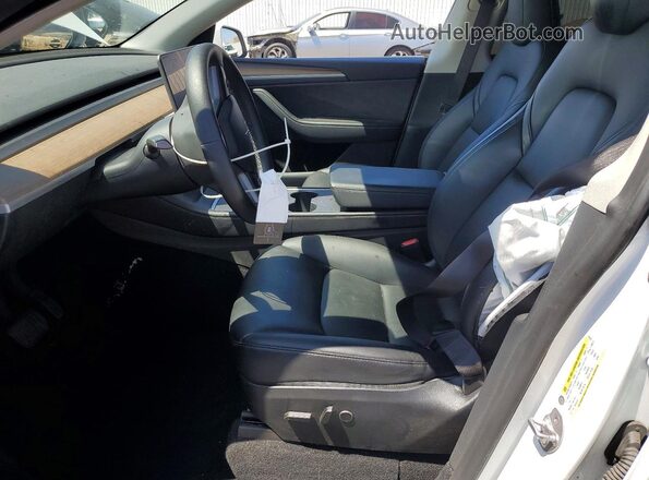7SAYGDEE9PA136343 2023 TESLA MODEL White Вид салону спереду