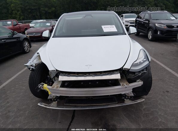 7SAYGDEE9PA137184 2023 TESLA MODEL Y White Vista del salpicadero