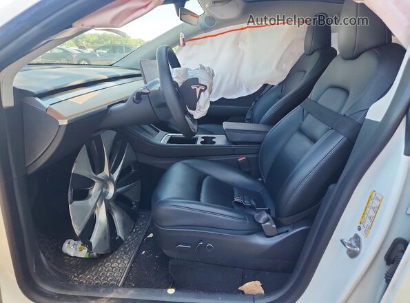 7SAYGDEE9PF683342 2023 TESLA MODEL Белый Вид салона спереди