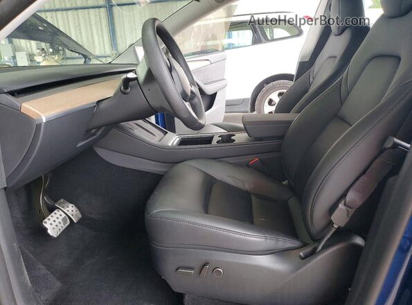 7SAYGDEE9RA266237 2024 TESLA MODEL Blue წინა სალონის ხედი