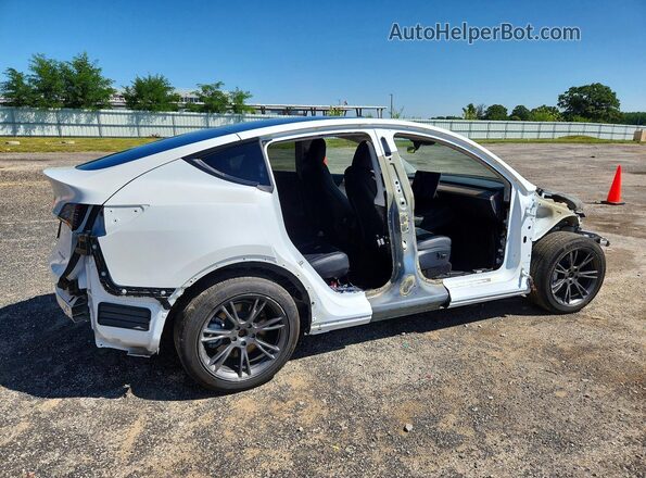 7SAYGDEE9RF169588 2024 TESLA MODEL White Tył prawy