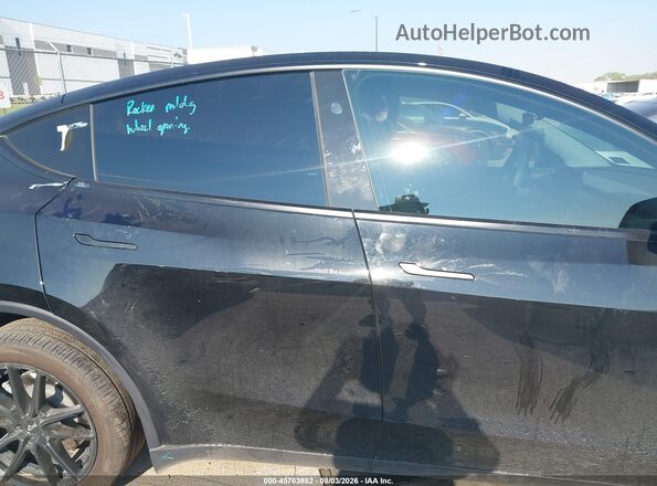 7SAYGDEE9TA396574 2026 TESLA MODEL Y Черный Вид щитка приборов