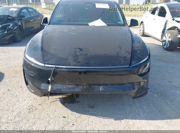 7SAYGDEE9TA396574 2026 TESLA MODEL Y Черный Вид панели приборов