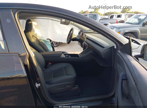 7SAYGDEE9TA436460 2026 TESLA MODEL Y Black Вид салону спереду