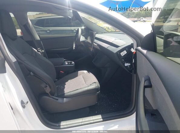 7SAYGDEE9TA640997 2026 TESLA MODEL Y White Սալոնի դիմացի տեսք