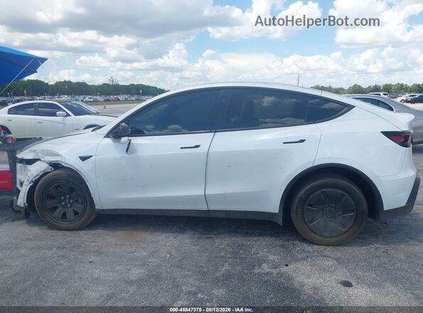 7SAYGDEE9TA640997 2026 TESLA MODEL Y White Սալոնի հետևի տեսք