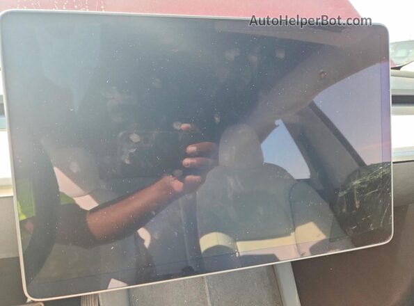 7SAYGDEEXPF808199 2023 TESLA MODEL Красный Вид щитка приборов