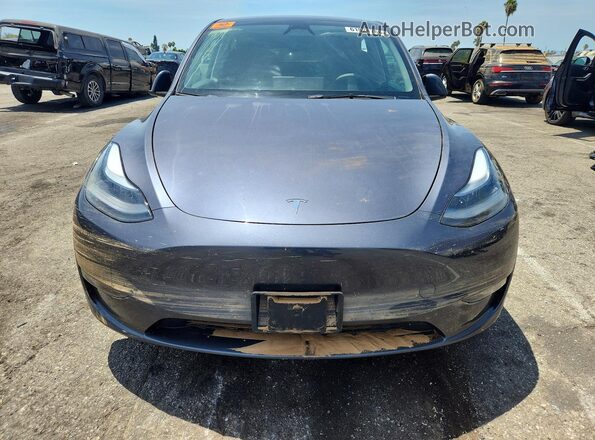 7SAYGDEEXPF909985 2023 TESLA MODEL Gray Widok z przodu