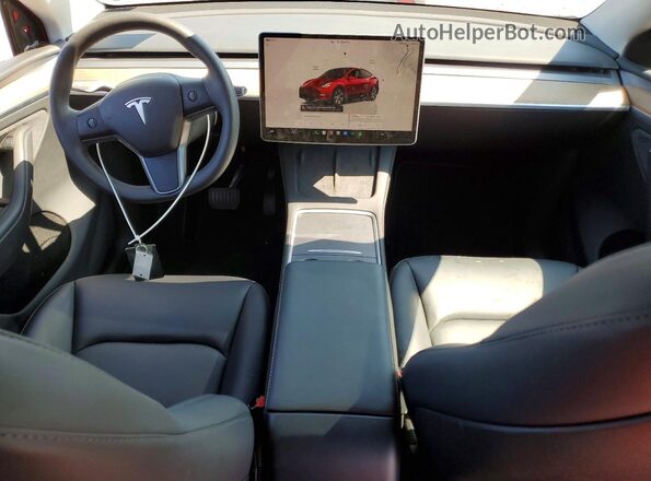 7SAYGDEEXRA245221 2024 TESLA MODEL Burgundy Widok deski rozdzielczej