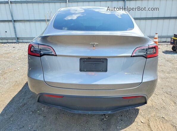 7SAYGDEEXRA302520 2024 TESLA MODEL Silver Widok z tyłu