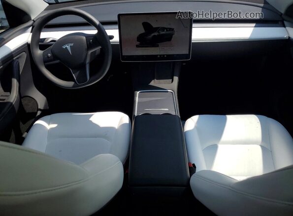 7SAYGDEEXRA302520 2024 TESLA MODEL Silver Widok deski rozdzielczej