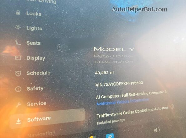 7SAYGDEEXRF195603 2024 TESLA MODEL Gray Սարքավորումների վահանակի տեսք