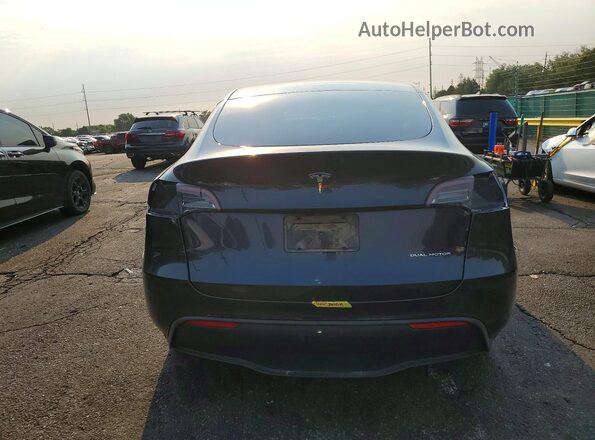 7SAYGDEEXRF195603 2024 TESLA MODEL Gray Հետևի տեսք
