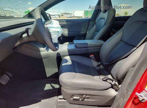 7SAYGDEEXTF634015 2026 TESLA MODEL Red წინა სალონის ხედი